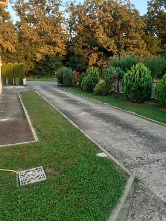Maja Apartamento Velika Gorica Exterior foto